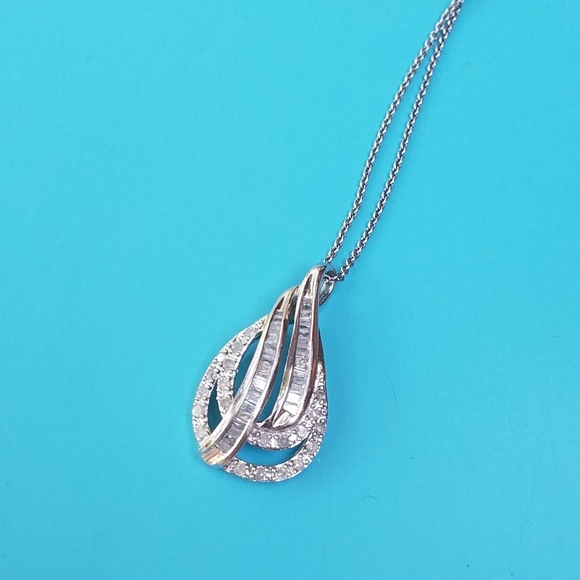 Signed Sterling SILVER KA 1772 Diamond Pendant - Picture 16 of 16